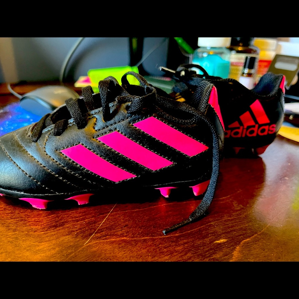 Adidas girls soccer cleats in size 11k